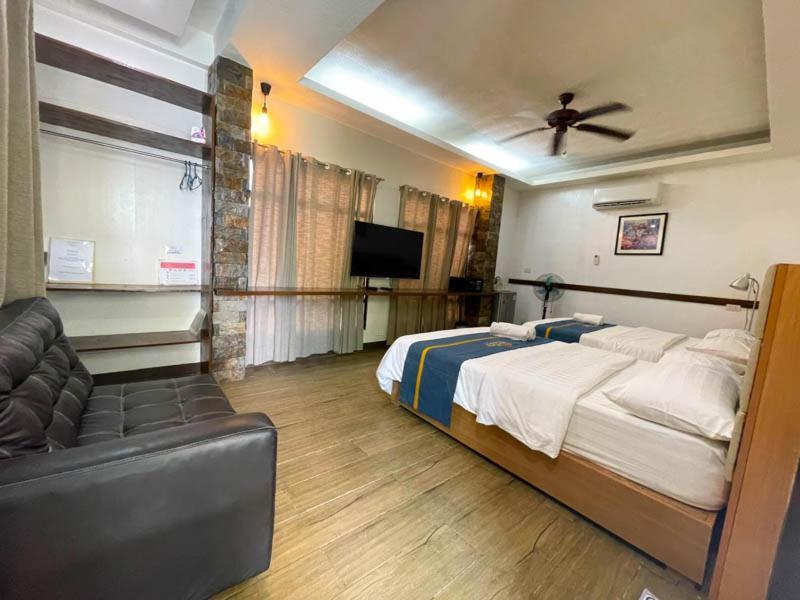 Casa Marco Suites Puerto Galera Powered By Cocotel Exterior foto