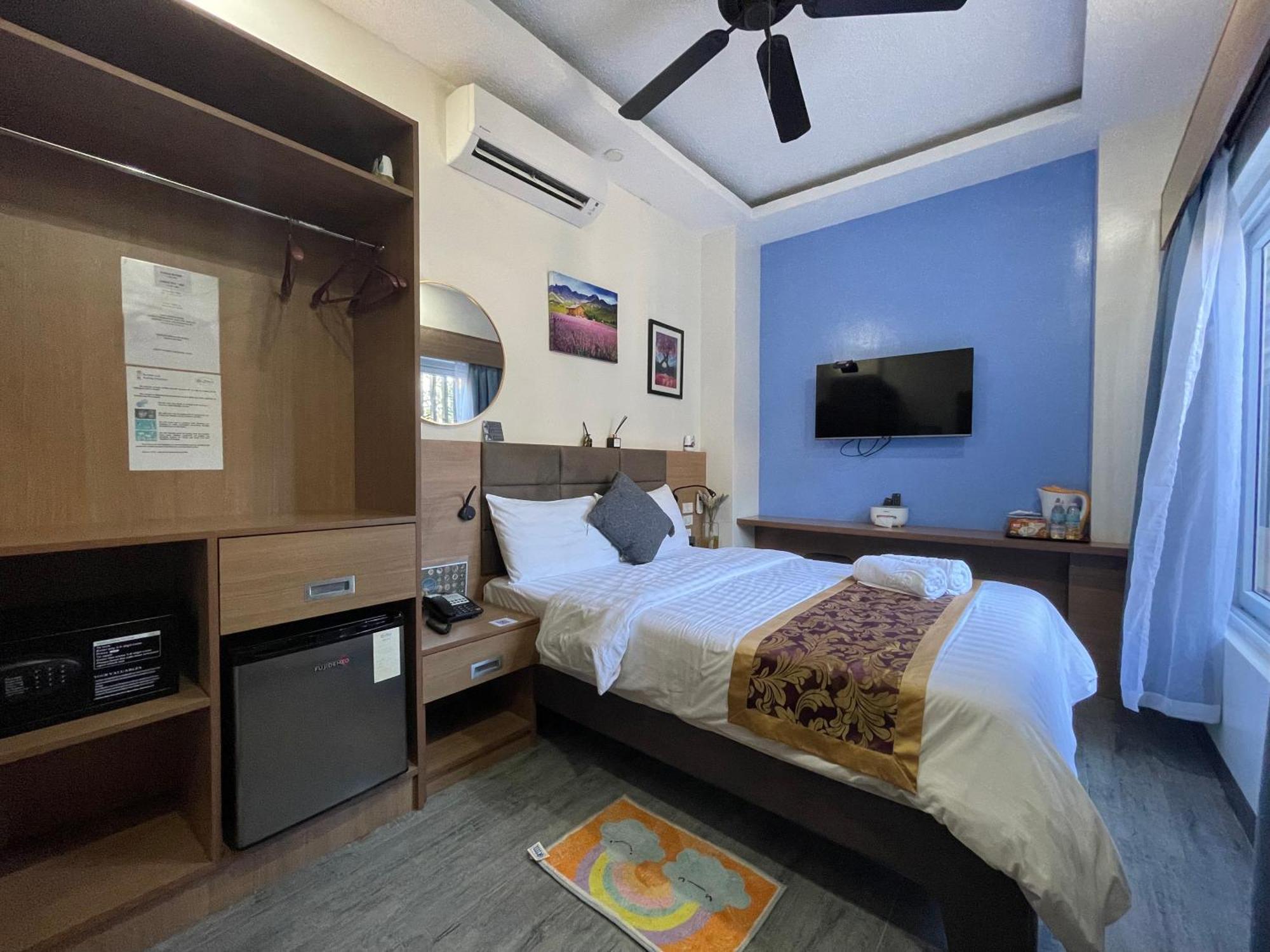 Casa Marco Suites Puerto Galera Powered By Cocotel Exterior foto